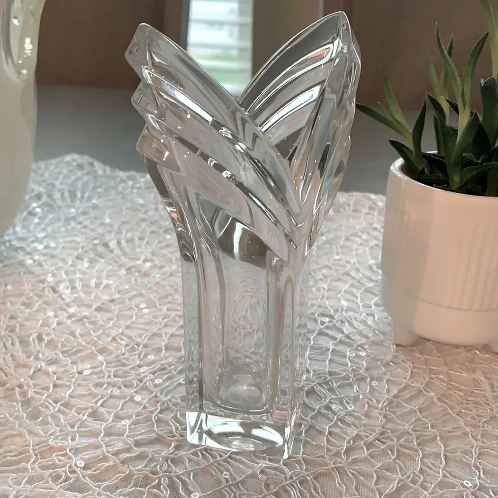 Mikasa Deco Style 24% Lead Crystal Bud Vase 6” high